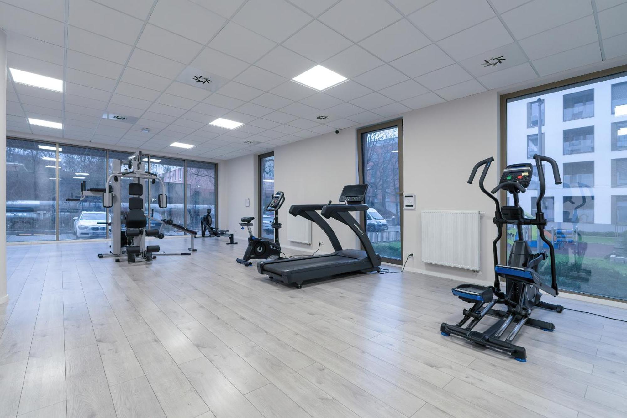 City Center Apartments With Gym & Free Garage Poznan By Noclegi Renters Dış mekan fotoğraf